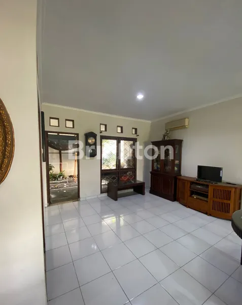 image RUMAH TERAWAT BABATAN PRATAMA 250MTR KE FORE COFFE & JALAN RAYA. DEKAT PONDOK ROSAN, HOKKY, RS WIYUNG (4)