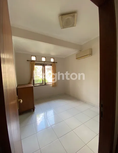 image RUMAH TERAWAT BABATAN PRATAMA 250MTR KE FORE COFFE & JALAN RAYA. DEKAT PONDOK ROSAN, HOKKY, RS WIYUNG (8)