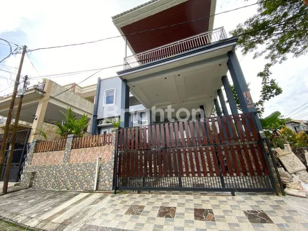 [FOR RENT] RUMAH HOOK MEWAH 8 KAMAR – FULL FURNISHED DI KOMPLEK ELITE