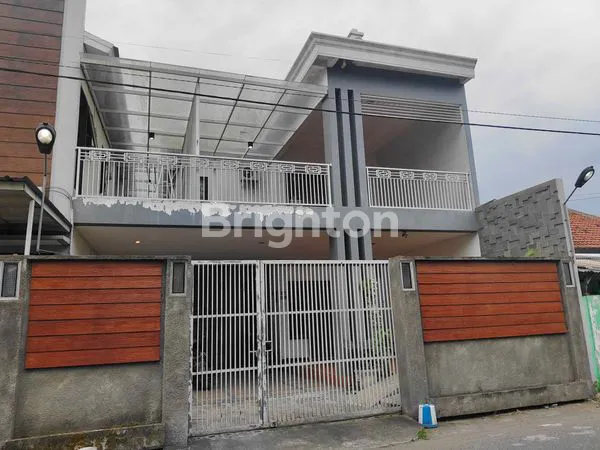 image RUMAH MODERN MINIMALIS 2 LANTAI + KOST 7 KAMAR LOKASI STRATEGIS KOTA KEDIRI\N (1)