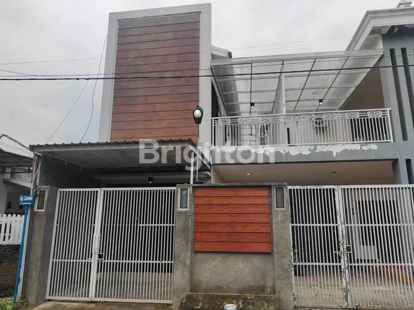 image RUMAH MODERN MINIMALIS 2 LANTAI + KOST 7 KAMAR LOKASI STRATEGIS KOTA KEDIRI\N (2)