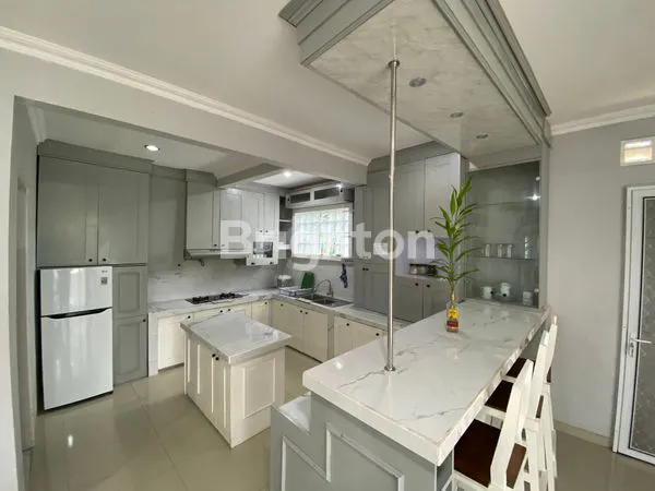 image [FOR RENT] RUMAH HOOK MEWAH 8 KAMAR – FULL FURNISHED DI KOMPLEK ELITE (6)