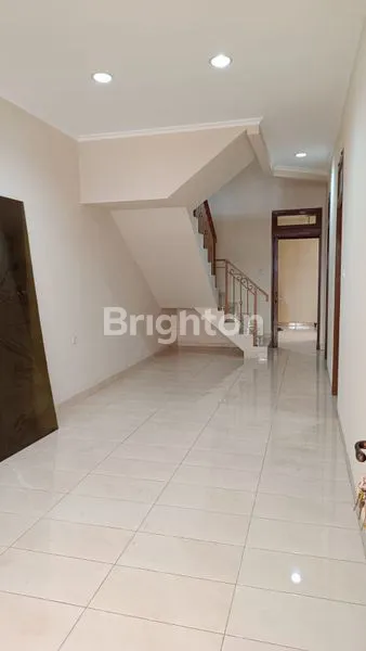image RUMAH SUNTER 2 LANTAI, BARU RENOVASI, SEMI FURNISHED (5)