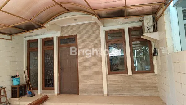 image RUMAH SUNTER 2 LANTAI, BARU RENOVASI, SEMI FURNISHED (4)