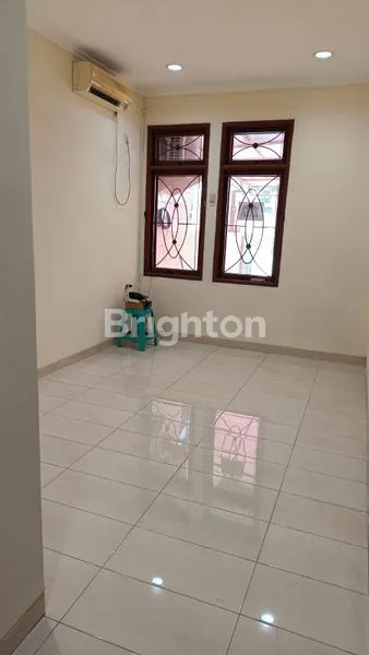 image RUMAH SUNTER 2 LANTAI, BARU RENOVASI, SEMI FURNISHED (2)