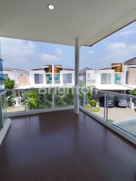 image HUNIAN EKSKLUSIF 2 LANTAI DI ROYAL RESIDENCE, SHM, FULLY FURNISHED (5)