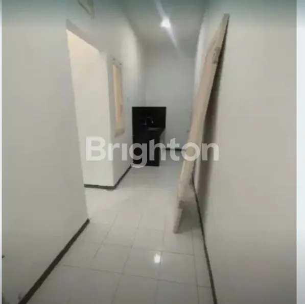 image RUMAH STRATEGIS ROYAL KARAWACI 80M² - BUTUH UANG, HARGA NEGO! (6)