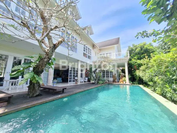 VILLA MEWAH AMERICAN-CLASSIC DI SEMER, 5+2KT, 6KM, POOL