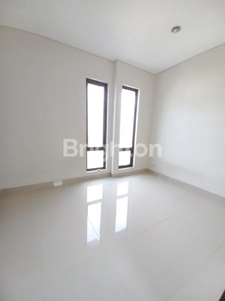 image RUMAH 2 LANTAI DI CITRA SENTUL RAYA CLUSTER THAMES (5)