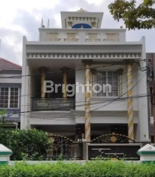 image RUMAH CLASSIC 3 LANTAI FULL FURNISHED DUTA MAS DEKAT JELAMBAR JAKARTA BARAT (1)