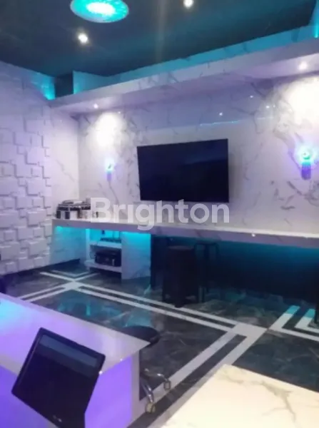 image RUMAH CLASSIC 3 LANTAI FULL FURNISHED DUTA MAS DEKAT JELAMBAR JAKARTA BARAT (6)