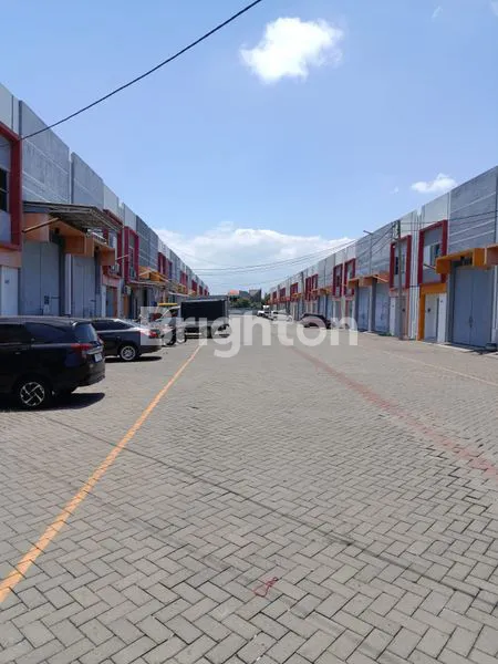 image TRITAN POINT GUDANG PUSAT KOTA DEKAT PINTU TOL BANYU URIP  (2)