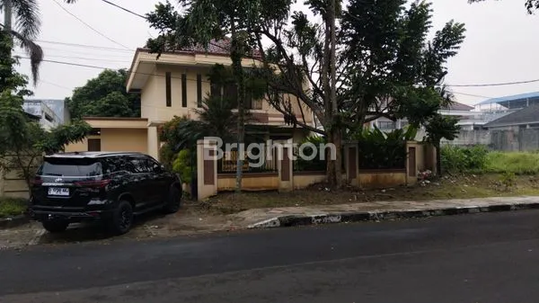 RUMAH BESAR DI JALAN UTAMA PERUMAHAN YASMIN BOGOR