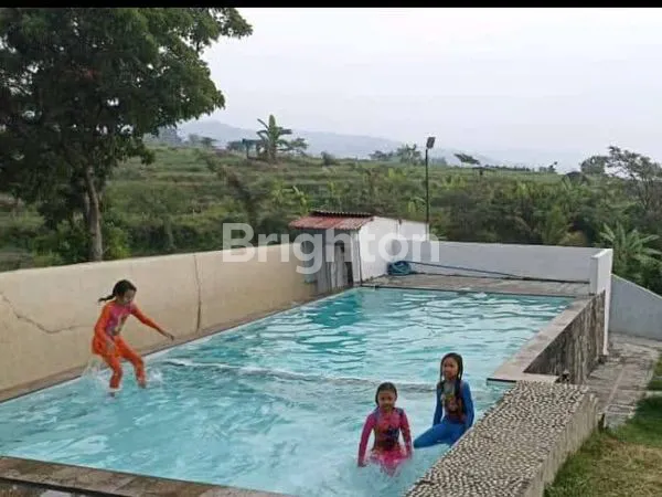image VILLA EKSKLUSIF PACET - VIEW PEGUNUNGAN DENGAN KOLAM RENANG (3)
