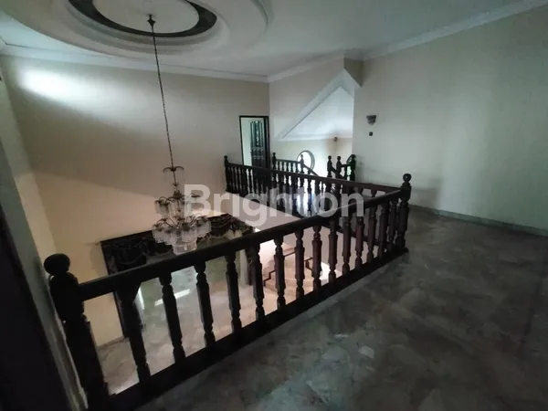 image RUMAH MEWAH 2 LANTAI RUNGKUT ASRI SURABAYA (5)