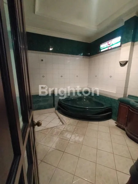 image RUMAH MEWAH 2 LANTAI RUNGKUT ASRI SURABAYA (7)