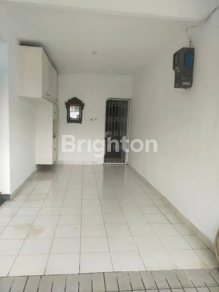 image DIJUAL RUMAH LINGKUNGAN TENANG DI LEBAK BULUS JAKARTA SELATAN  (3)