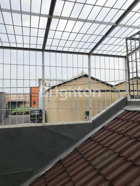 image RUMAH 2 LT. TERAWAT DI DEKAT RAYA KENJERAN (6)