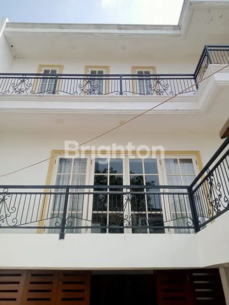 image DIJUAL RUMAH MEWAH 3 LANTAI DI KOMPLEKS DPRD JAKARTA TIMUR. ADA KOLAM RENANG (2)