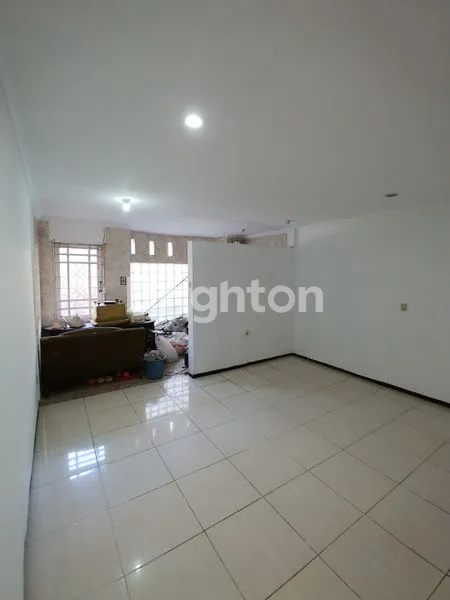 image RUMAH MEWAH 2 LANTAI DEKAT KAMPUS PAKUAN, SIAP HUNI, SHM (3)