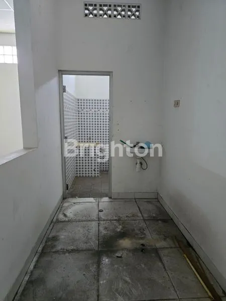 image RUKO 3 LANTAI STRATEGIS DI JALAN UTAMA SEMARANG (7)