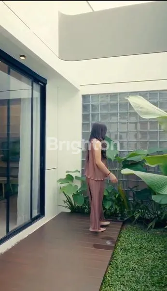 image HUNIAN MEWAH CASAVILLE KARTAMA 3KT, SHM, DEKAT UIR (8)