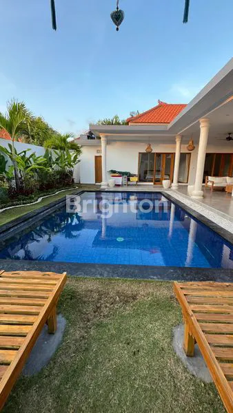 image VILLA DENGAN POOL DAN HALAMAN LUAS DI PADANG LINJONG CANGGU (2)