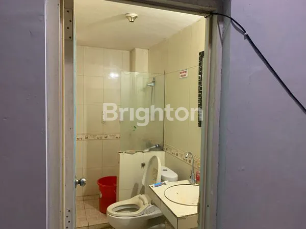 image RUMAH 2 LAMTAI SIAP HUNI  DEPAN MALL PANAKUKANG MAKASSAR (5)