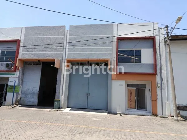 GUDANG PREMIUM SIAP PAKAI DEKAT TOL BANYU URIP SURABAYA