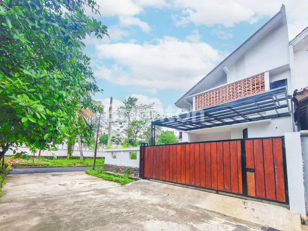 image RUMAH MEWAH HOOK 2 LANTAI STRATEGIS DEKAT TOL YASMIN (1)