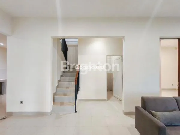 image RUMAH MEWAH HOOK 2 LANTAI STRATEGIS DEKAT TOL YASMIN (6)