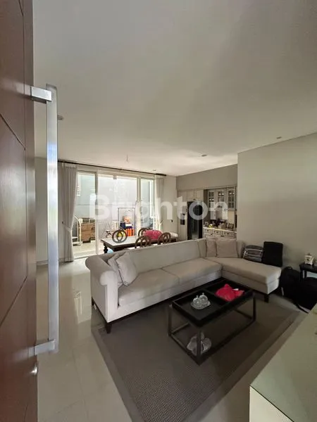 image RUMAH CANTIK DAN TERAWAT DI CITRALAND (6)