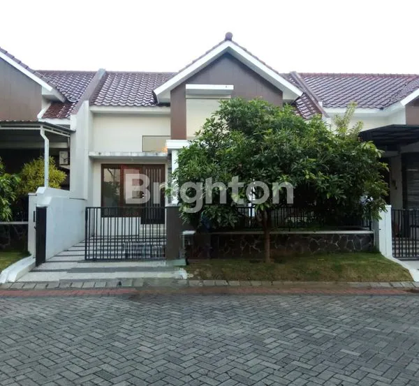 HUNIAN NYAMAN DI GREENLAND TIDAR MALANG