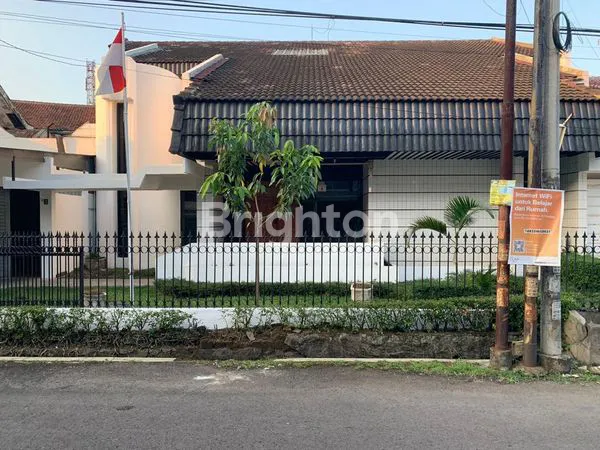 image RUMAH MEWAH, SAYAP BUAH BATU, BANDUNG (1)