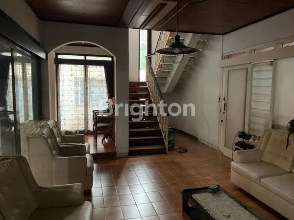 image RUMAH MEWAH, SAYAP BUAH BATU, BANDUNG (5)