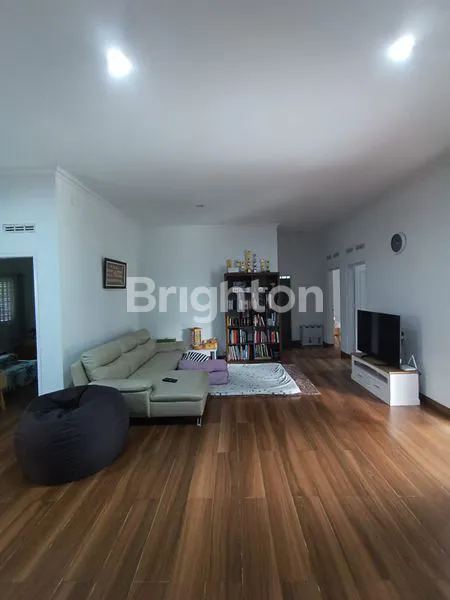 image RUMAH CANTIK 1 LANTAI, GAZEEBO EKSKLUSIF & HALAMAN LEGA (5)