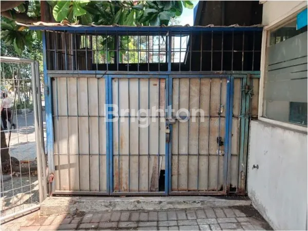 image RUKO STRATEGIS DI PUSAT KOTA MALANG EKS BANK DILENGKAPI DENGAN RUANG KHASANAH COCOK UNTUK BERBAGAI USAHA  (8)