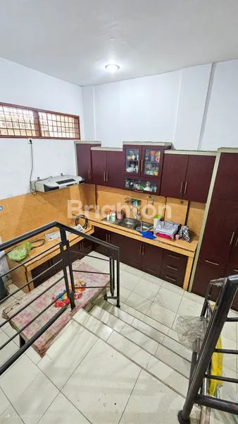 image RUMAH SIAP HUNI INTI KOTA 3,5 TINGKAT - FULL FURNISHED - LOKASI STRATEGIS - JL BUNGUR - H. ADAM MALIK - WARINGIN MEDAN (6)