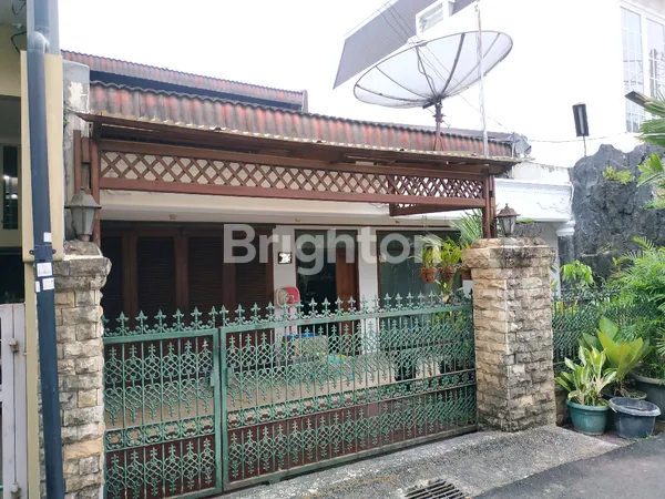 RUMAH DI LOKASI STRATEGIS RADIO DALAM - JAKARTA SELATAN TURUN HARGA DARI 5.5 M