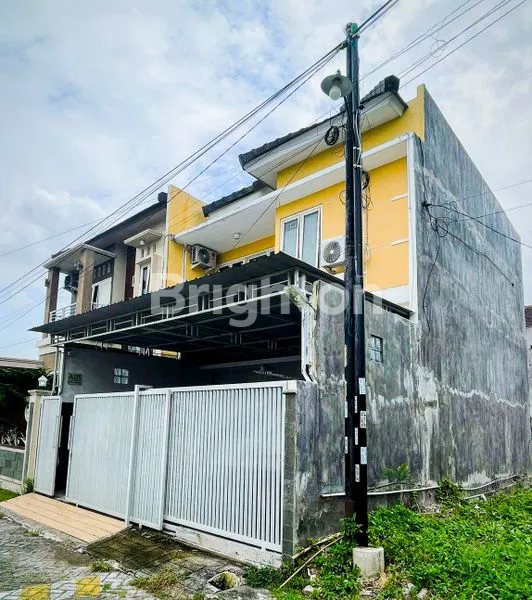 image RUMAH CANTIK DAN MEWAH TENGAH KOTA, 2 LT, 3 KT, SIAP HUNI (1)