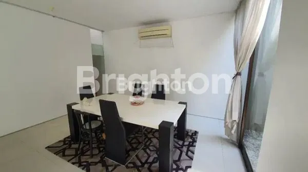 image RUMAH SIAP HUNI MINIMALIST GRAHA FAMILI SURABAYA BARAT (2)