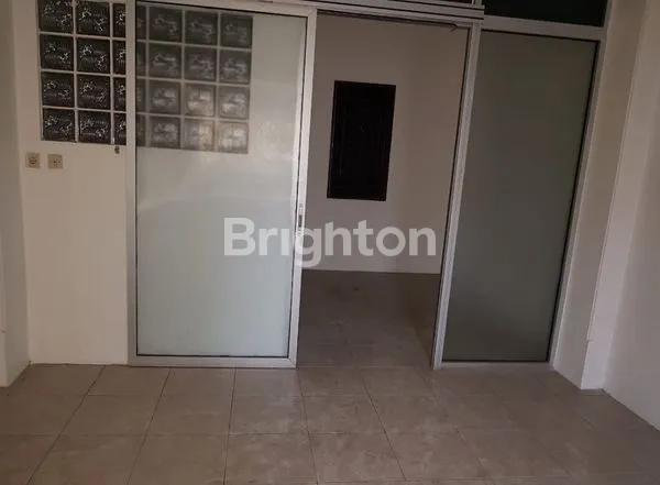 image RUMAH 4 LANTAI STRATEGIS DI JELAMBAR, SIAP HUNI & USAHA (3)