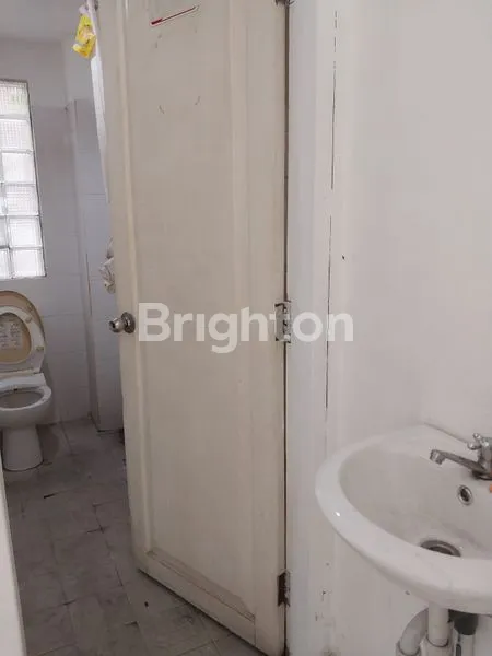 image SEWA RUKO MEWAH 3 LANTAI DI KAWASAN DAGANG DENPASAR, FRESH RENOVASI (8)