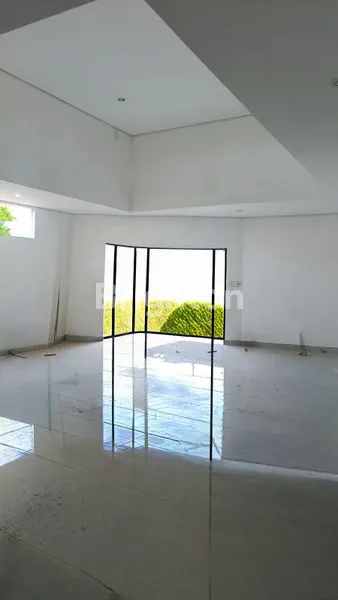 image SEWA RUKO PREMIUM 140M² DI JALAN SESETAN RAYA DENPASAR (4)