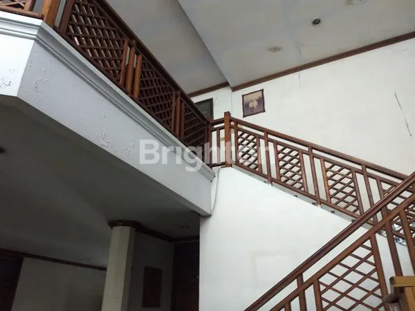 image RUMAH BESAR 2 LANTAI DI DAERAH RAWAMANGUN (4)