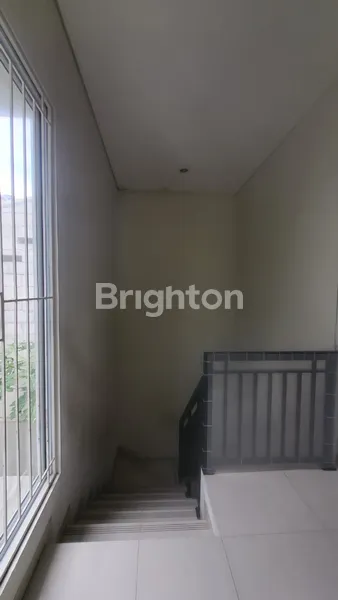 image RUMAH NYAMAN THE AKASIA BINTARO BSD TANGERANG SELATAN (8)