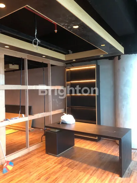 image HIGH ZONE OFFICE TOWER CIPUTRA WORLD !! (2)