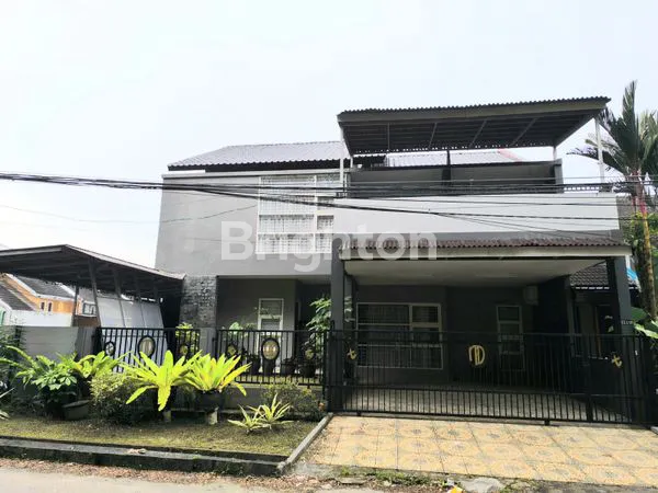 image RUMAH MEWAH 2 LANTAI FULL FURNISH POSISI HOOK DI REGENCY (1)