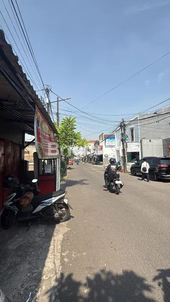 image RUMAH LOKASI STRATEGIS DEPAN JALAN RAYA SAMPING MALL BEKASI CYBER PARK (2)
