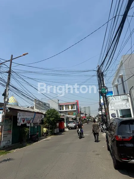 image RUMAH LOKASI STRATEGIS DEPAN JALAN RAYA SAMPING MALL BEKASI CYBER PARK (3)